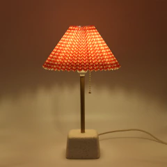 Abajur Plissado Xadrez Vermelho e Branco - Madame Opalina