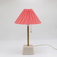 Abajur Plissado Xadrez Vermelho e Branco - loja online