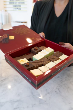 Estuche de chocolates surtidos x 250g - tienda online