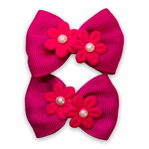 Laço no bico de pato parzinho gravata c/ florzinha pink
