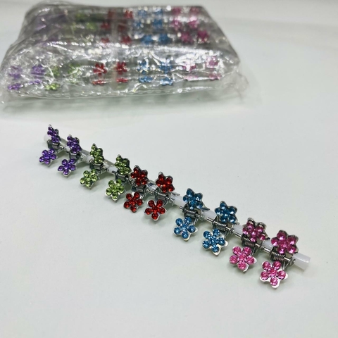 Pacote c/ 80 Piranhas florzinha metalicas com strass prata colorida