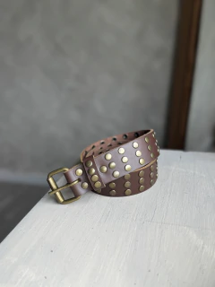 Cinto full tachas chocolate