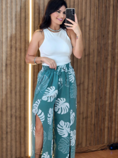 Calça Pantalona com fenda na internet