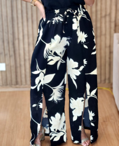 Calça Pantalona com fenda - Tati Perale Modas 