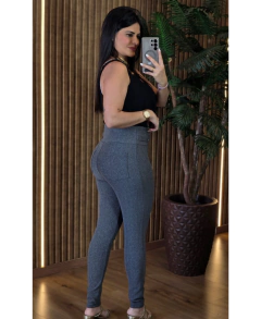 Calça Skin Pop com Detalhes de brilho