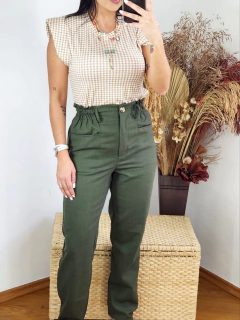 Calça de Linho Sandra com lastex, modelo reto na internet