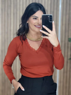 Imagem do Blusa Básica Renda Manga Longa