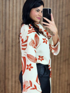 Blusa Ampla de manga Longa no tecido em Crepe duna - loja online