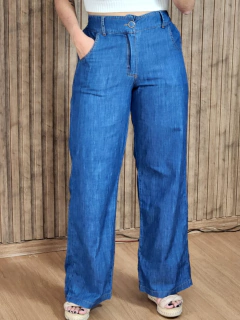 Calça Pantalona Em Jeans Levinho - Tati Perale Modas 