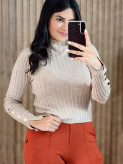 Blusa Maya gola alta em tricô modal - Tati Perale Modas 