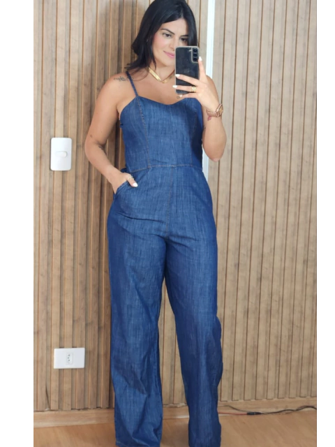 Macacão Pantalona em Jeans Levinho