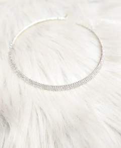 Colar Choker de Strass Prateado e Dourado na internet