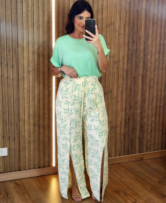 Calça Pantalona com fenda - loja online