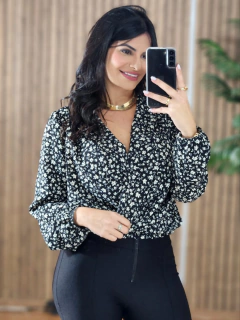 Blusa Flor Crepe Duna - comprar online