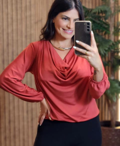 Blusa Fluit Gola Boba Manga Longa na internet