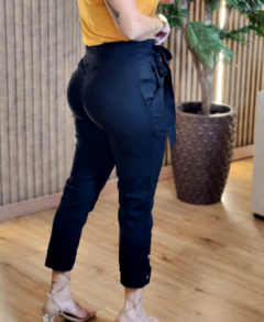 Calça Linho Capri com Elastano - comprar online