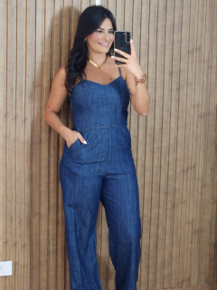 Macacão Pantalona em Jeans Levinho