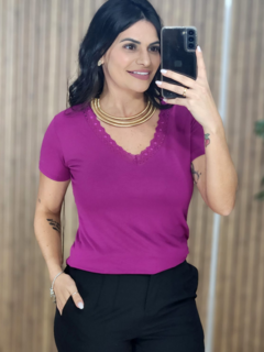 Blusa Basica Renda Gola V Manga curta na internet