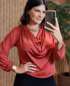 Blusa Fluit Gola Boba Manga Longa na internet