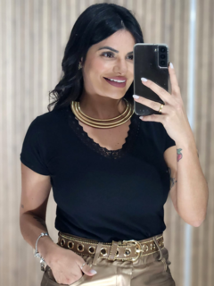 Blusa Basica Renda Gola V Manga curta - loja online