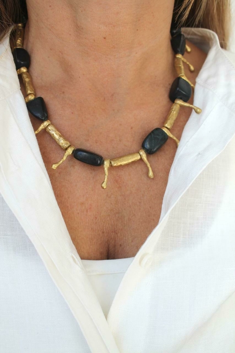 COLLAR NEGRO Y DORADO