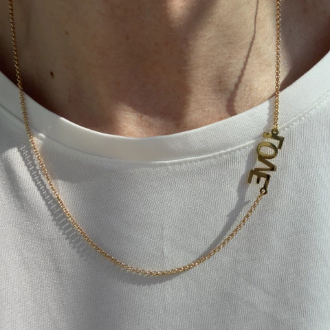 Colar LOVE - comprar online