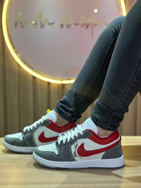 TENIS NIKE JORDAN