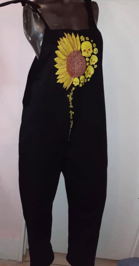 Jardinero calavera pintado a mano