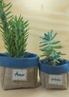 Cachepô Amor e Gratidão - Azul Petróleo - Tag Personalizada - Juta & Tecido