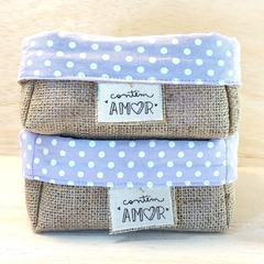 Cesta Poá - Amor e Felicidade - Cores Alegres - Cesta de Presentes - Tag Personalizada - Juta & Tecido - loja online