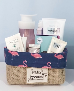 Cesta Cosméticos Mensagem com Logotipo - Cesta de Presentes - Tag Personalizada - Juta & Tecido - loja online