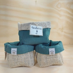 Cachepô Verde Pinheiro - Linho - Tag Personalizada - Juta & Tecido