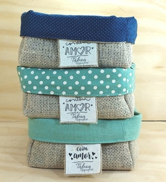 Cesta Poá - Contém Amor - Verde Menta - Logotipo - Cesta de Presentes - Tag Personalizada - Juta & Tecido - loja online