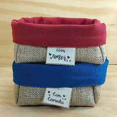 Cesta Juta & Linho - Mensagens - Azul e Vermelho - Cesta de Presentes - Tag Personalizada - Craft.Mimo