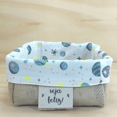Kit Desconto Cesta Com Saquinhos - Cordão Embutido - Náutico - Juta e Tecido - Tag Personalizada - Lembrancinha de Aniversário - Craft.Mimo