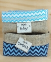 Cesta Zig Zag Azul - Seja Feliz - Juta e Tecido - Tag Personalizada - Lembrancinha de Aniversário