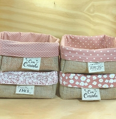 Cesta Floral Rosé - Doces & Guloseimas - Cesta de Presentes - Tag Personalizada - Juta & Tecido na internet