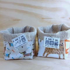 Cachepô A vida com cachorros é melhor - Tag Personalizada - Juta & Tecido - comprar online