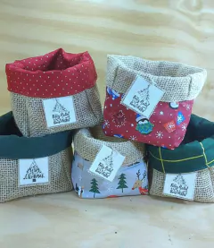 Cachepô Natalino Estampas de Natal - Enfeite de Mesa - Tag Personalizada - Juta & Tecido - comprar online