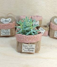 Cachepô Corações Rosé - Lembrancinha de Batizado - Tag Personalizada - Juta & Tecido - loja online