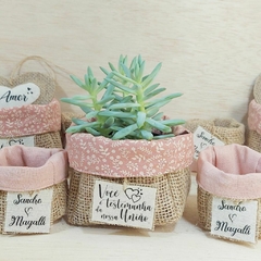 Cachepô Amor é Tudo que Move - Verde Menta - Lembrancinha - Juta e Tecido - Tag Personalizada - comprar online