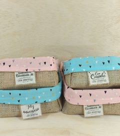 Cesta Feliz Aniversário - Lembrancinha de Aniversário - Cesta de Presentes - Tag Personalizada - Juta & Tecido - comprar online
