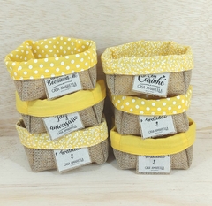 Cesta Feliz Aniversário - Lembrancinha de Aniversário - Cesta de Presentes - Tag Personalizada - Juta & Tecido