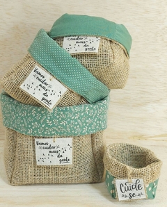 Cachepô Verde Menta - Frases de Viagem - Tag Personalizada - Juta & Tecido