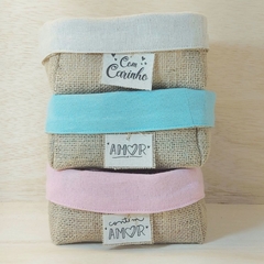 Cesta Juta & Linho - Com Amor & Com Carinho - Cesta de Presentes - Tag Personalizada - Craft.Mimo
