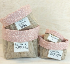 Cachepô Rosé Estampas - Fé, Vida e Gratidão - Tag Personalizada - Juta & Tecido - loja online