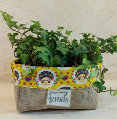 Cachepô Cuia Frida - Deixe o Amor Crescer - Tag Personalizada - Juta & Tecido