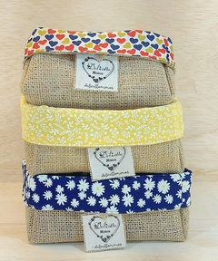 Cesta de Presentes - Estampas Alegres - Logotipo Personalizado - Mercearia, Empório e Guloseimas