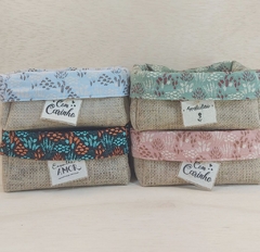 Cesta Floral Preto & Cores - Amor e Carinho - Cesta de Presentes - Tag Personalizada - Juta & Tecido - comprar online