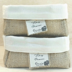 Cesta de Páscoa - Feliz Páscoa - Sarja Algodão Cru - Mensagem & Logotipo - Cesta de Presentes - Tag Personalizada - Juta & Tecido